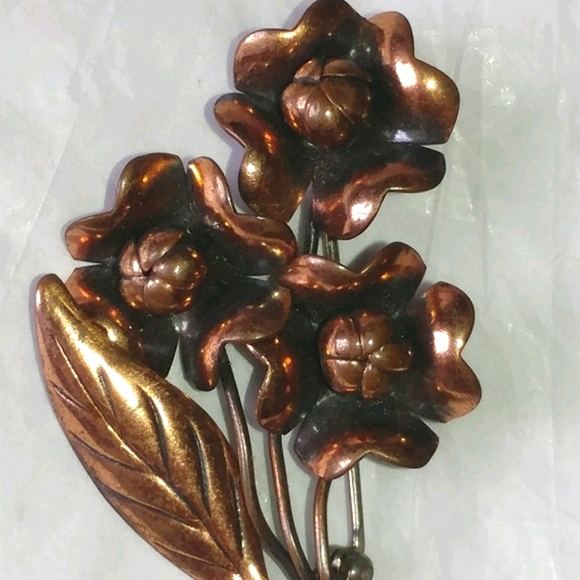 VINTAGE GENUINE COPPER TRIPLE FLOWER PIN - 2 1/2" LONG - Picture 1 of 5